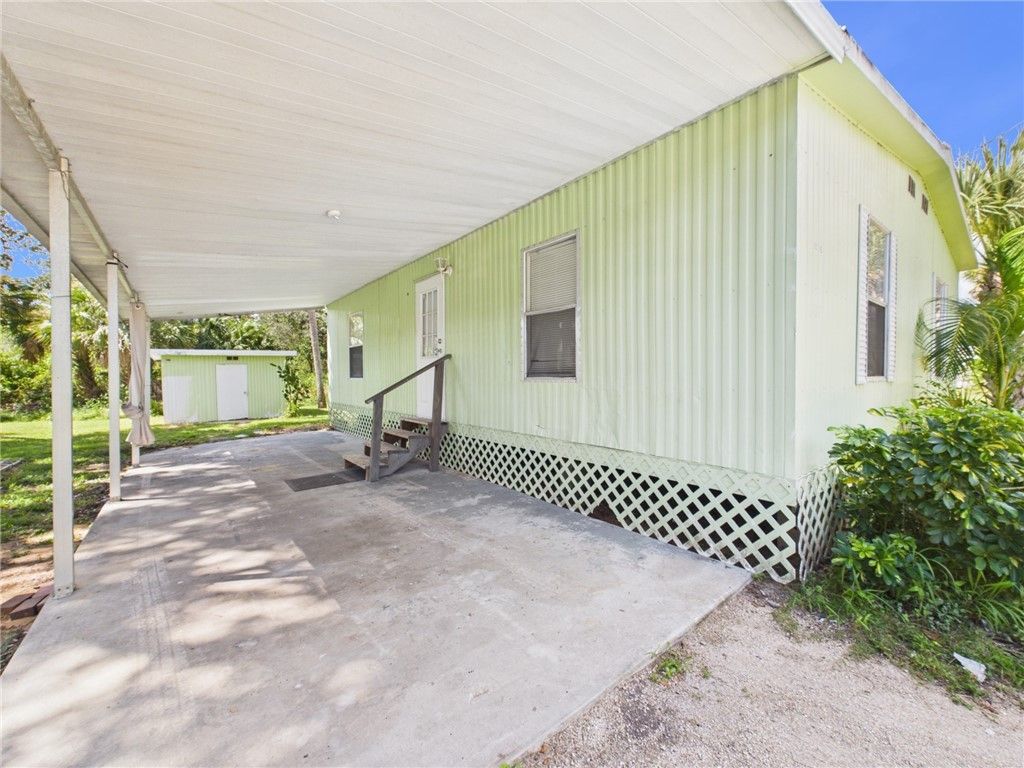6305 105th Place, Sebastian, FL 32958 Photo