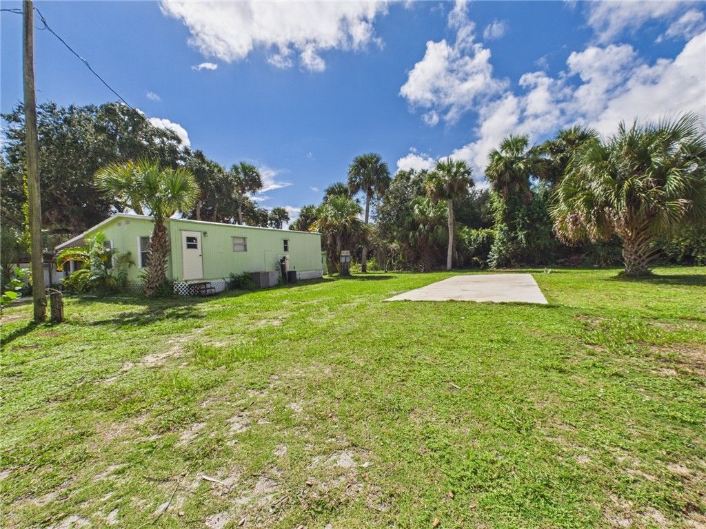 6305 105th Place, Sebastian, FL 32958 Photo