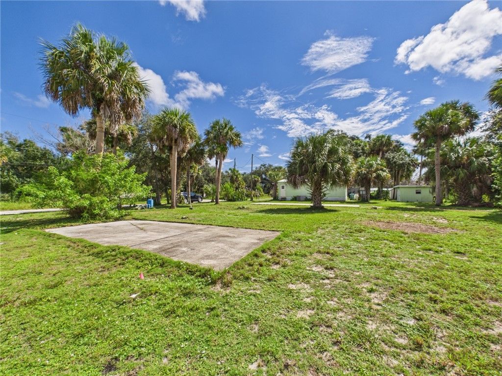 6305 105th Place, Sebastian, FL 32958 Photo