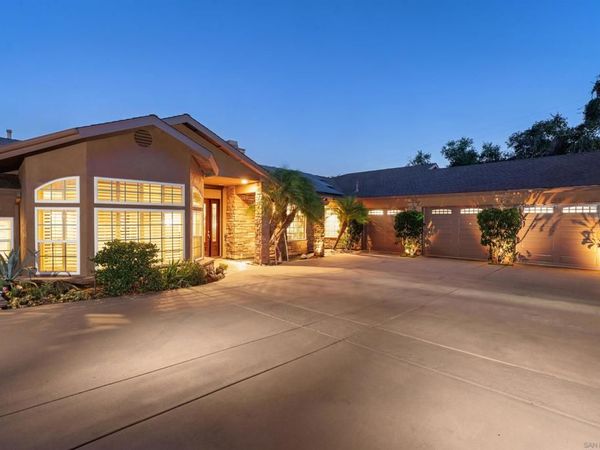 1695 Grove Rd, El Cajon, CA 92020