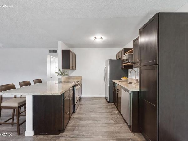 5525 E THOMAS Road, Unit C4, Phoenix, AZ 85018