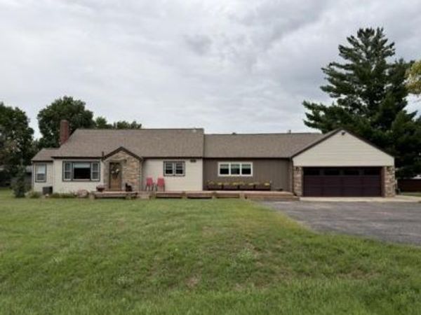 1990 River Road, Windom, MN 56101
