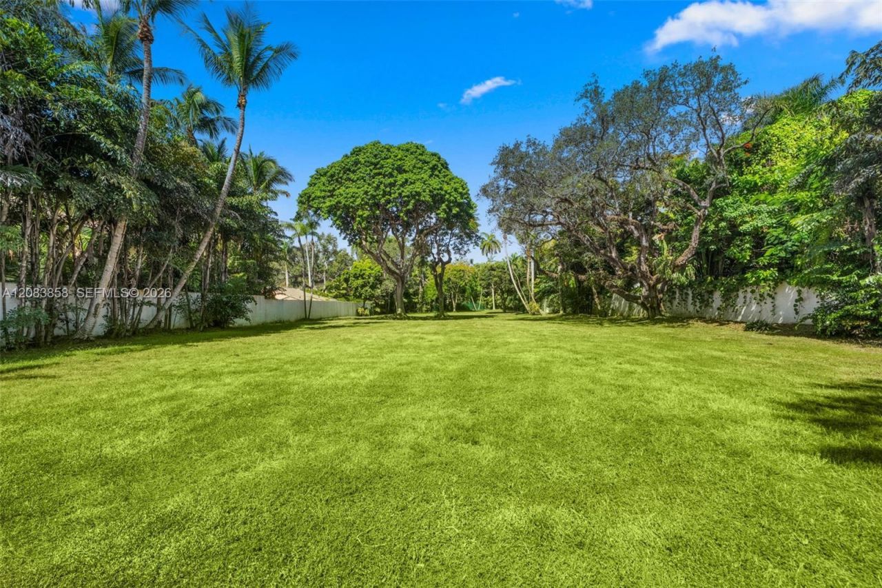 3940 Douglas Rd, Miami, FL 33133 Photo
