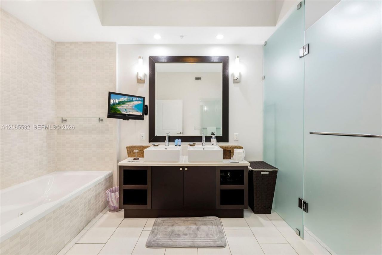5300 NW 87th Ave, Unit 1512, Doral, FL 33178 Photo