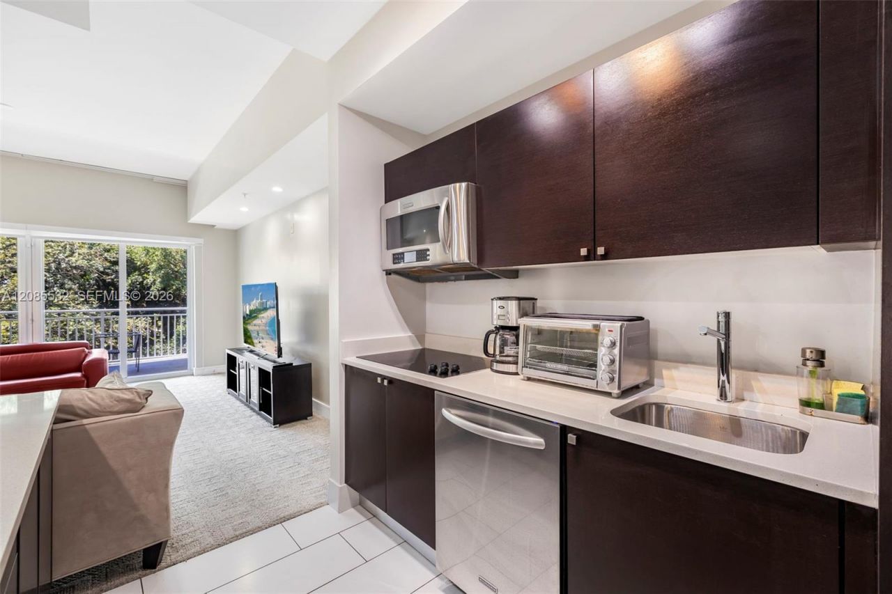 5300 NW 87th Ave, Unit 1512, Doral, FL 33178 Photo