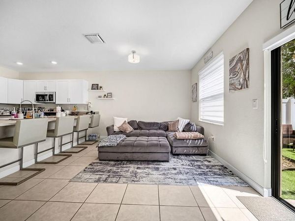 10657 W 32nd Ln , Hialeah, FL 33018