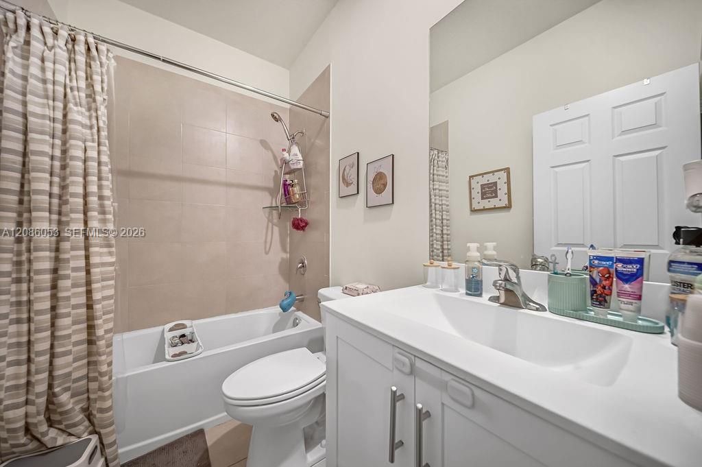 10657 W 32nd Ln, Hialeah, FL 33018 Photo