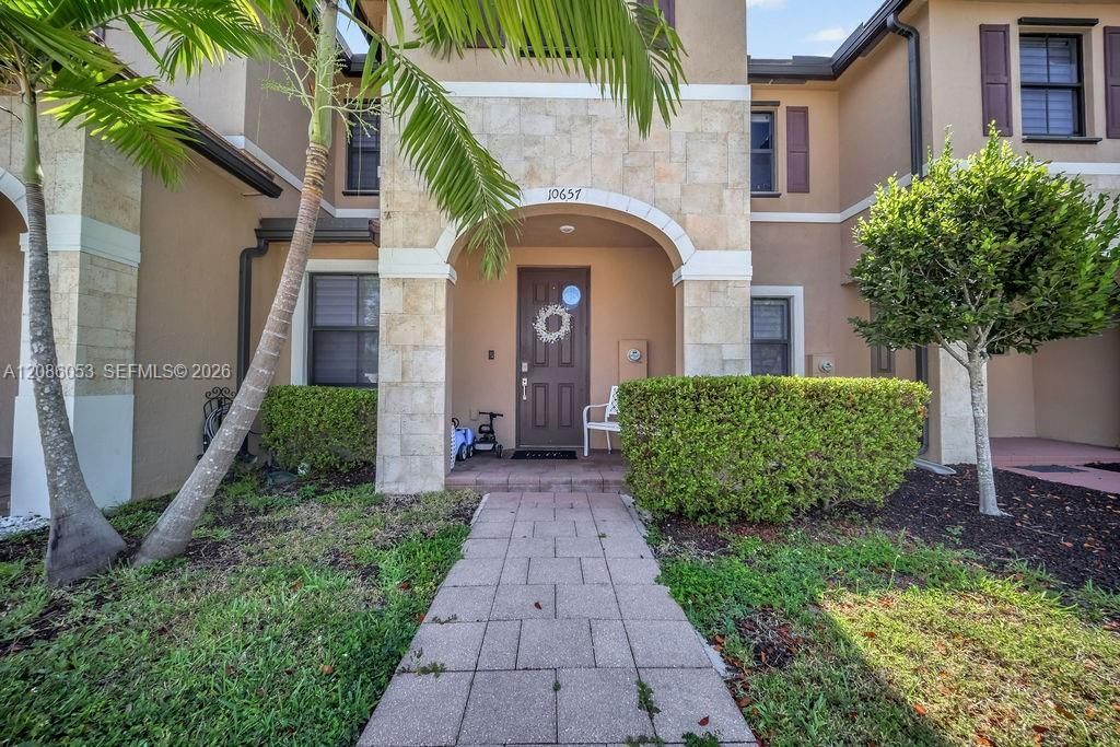 10657 W 32nd Ln, Hialeah, FL 33018 Photo