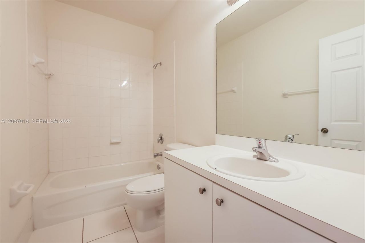1490 NE 33rd Rd, Unit 205, Homestead, FL 33033 Photo