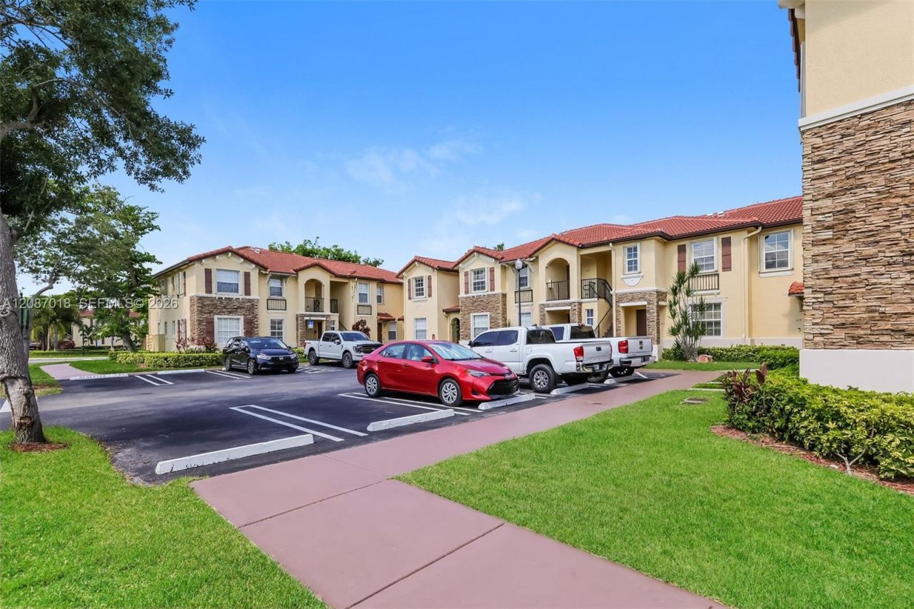 1490 NE 33rd Rd, Unit 205, Homestead, FL 33033 Photo
