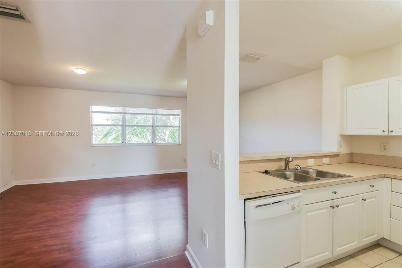 1490 NE 33rd Rd, Unit 205, Homestead, FL 33033 Photo