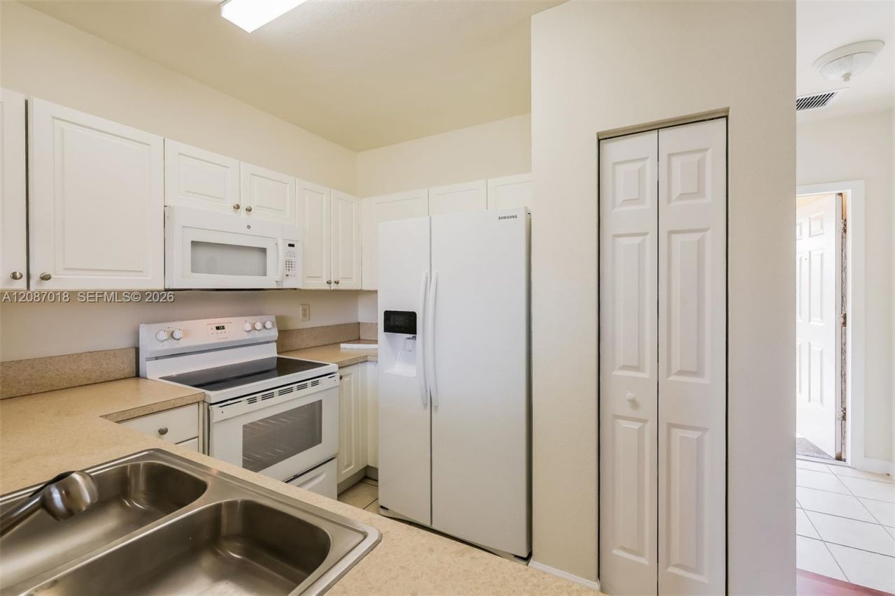 1490 NE 33rd Rd, Unit 205, Homestead, FL 33033 Photo