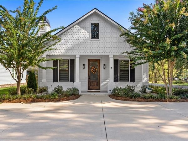 762 Central Boulevard , Fairhope, AL 36532