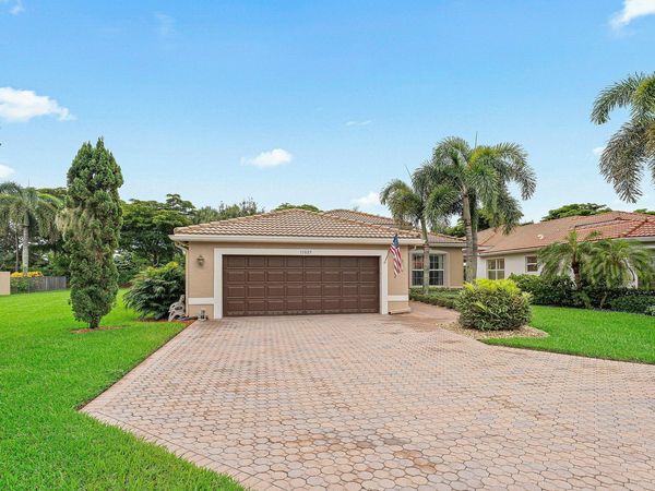 11025 Carmelcove Circle, Boynton Beach, FL 33473