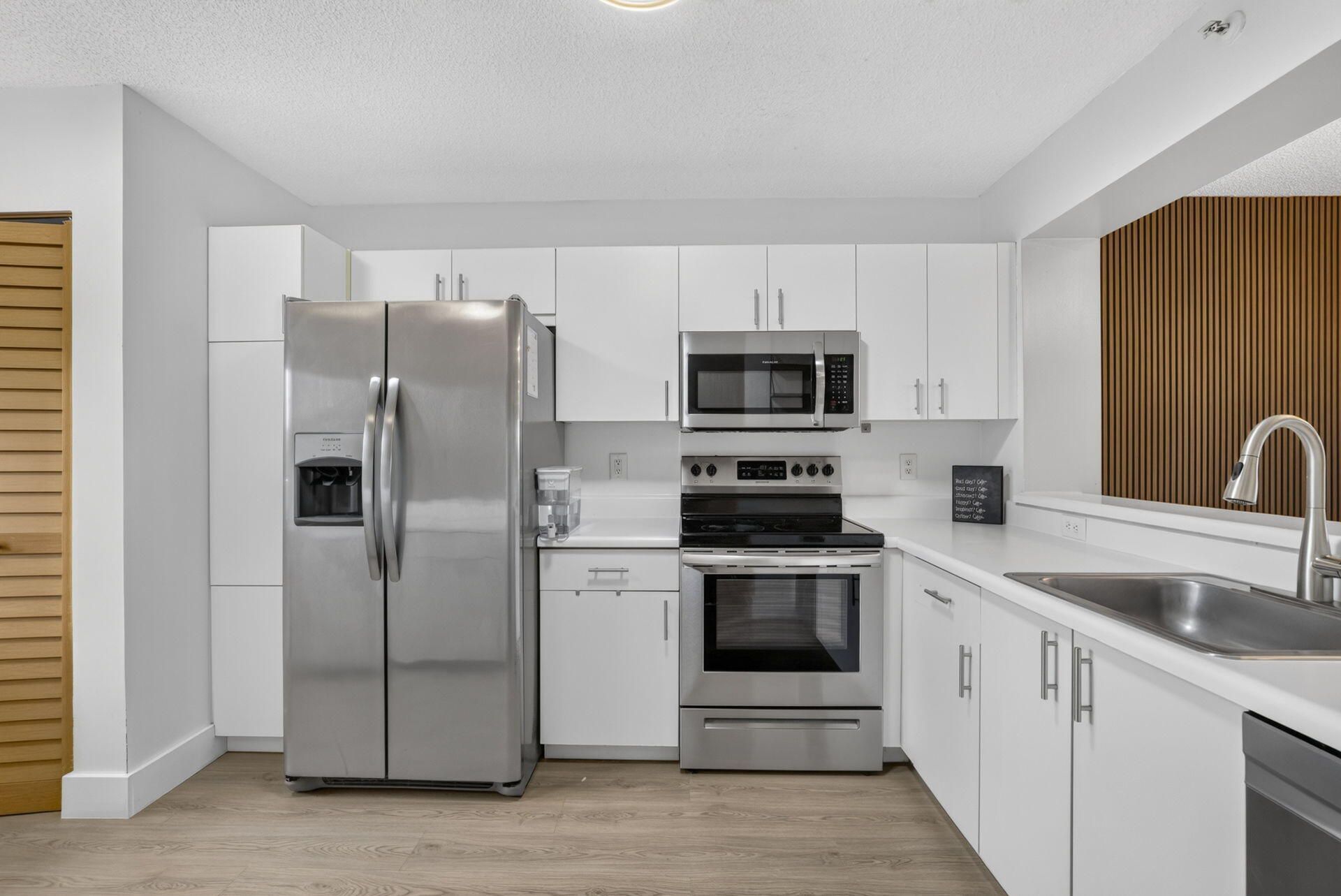 9537 Weldon Circle, Unit 405, Tamarac, FL 33321 Photo