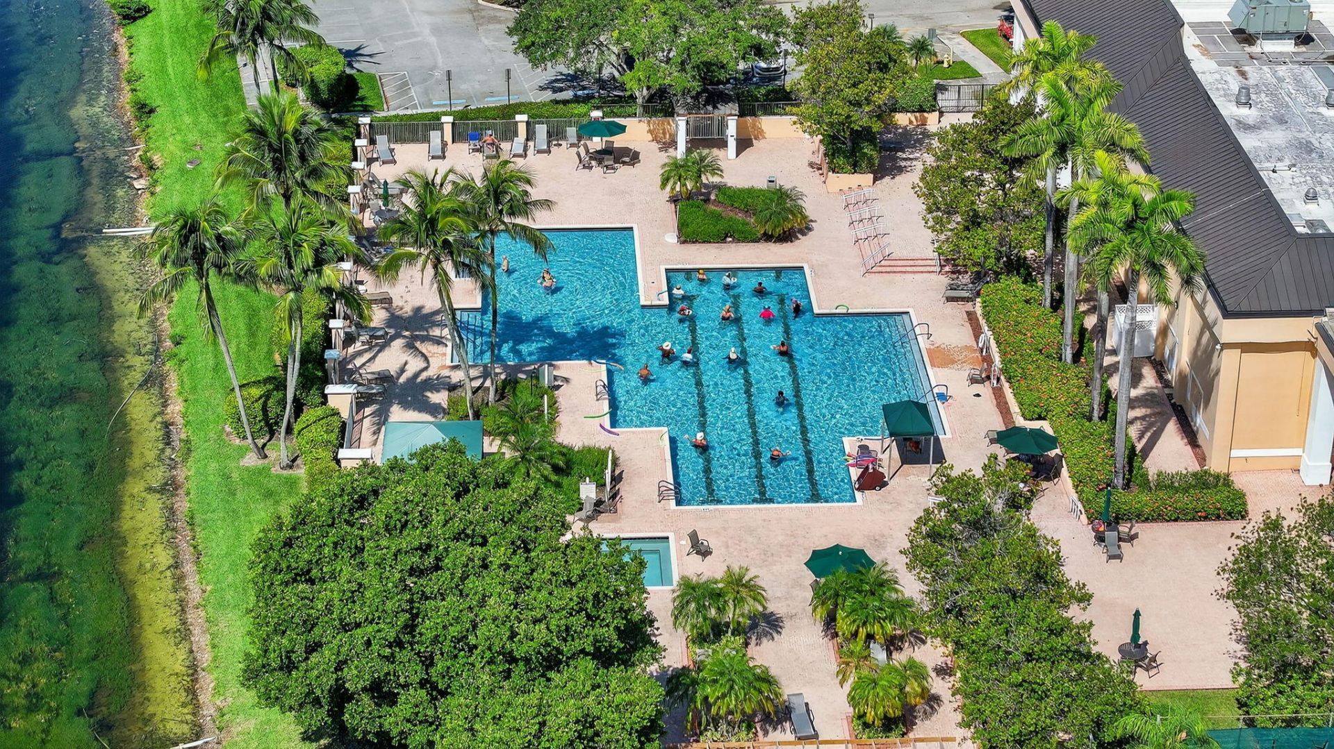 9537 Weldon Circle, Unit 405, Tamarac, FL 33321 Photo