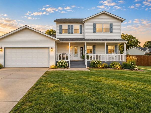 1611 N Crest View Lane , La Porte, IN 46350