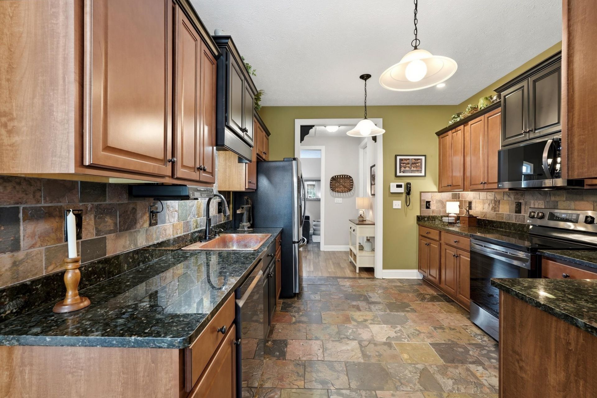 270 Dartmoor Ct. Photo 15
