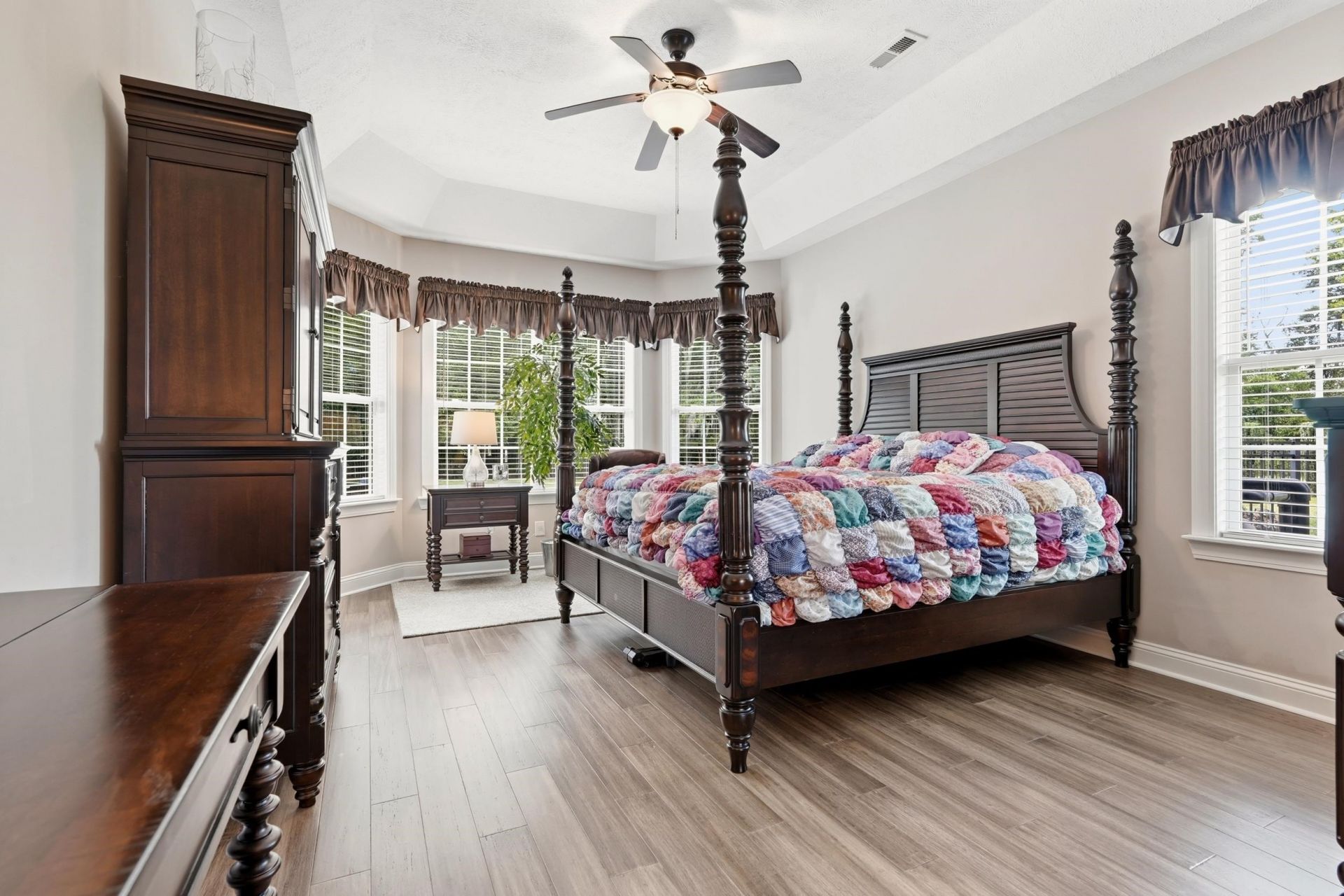 270 Dartmoor Ct. Photo 19