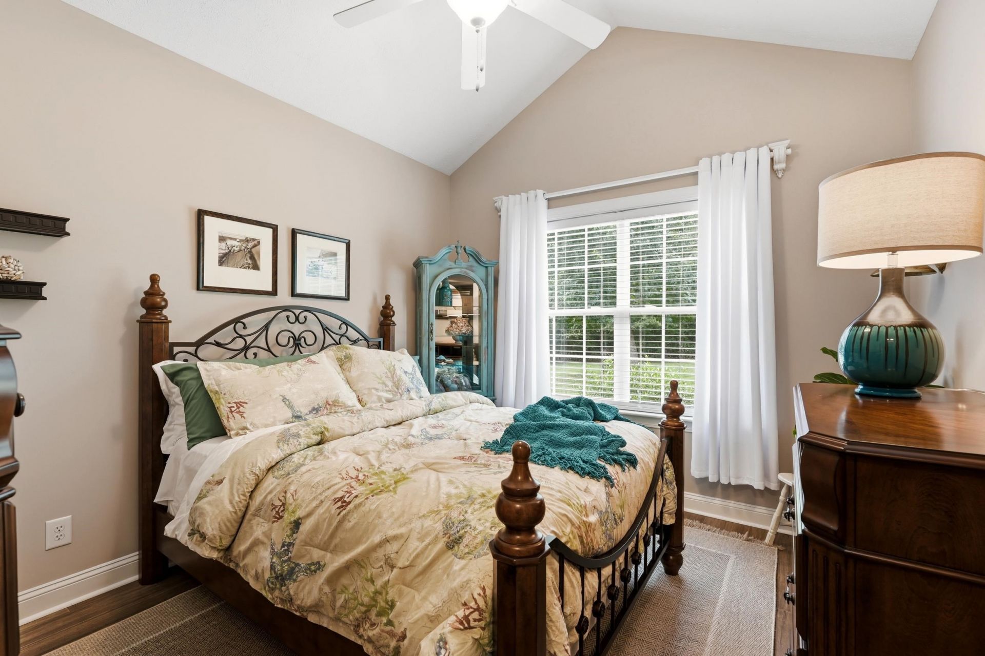 270 Dartmoor Ct. Photo 25