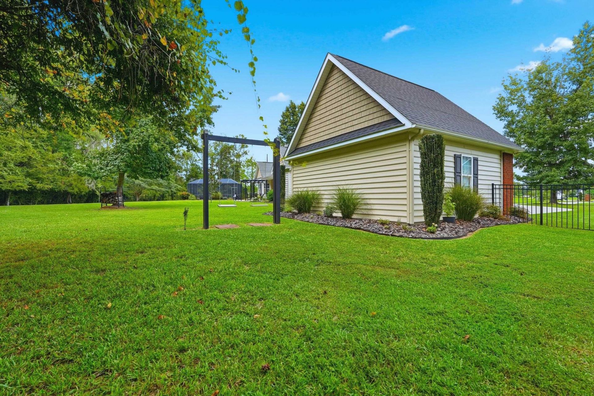 270 Dartmoor Ct. Photo 42