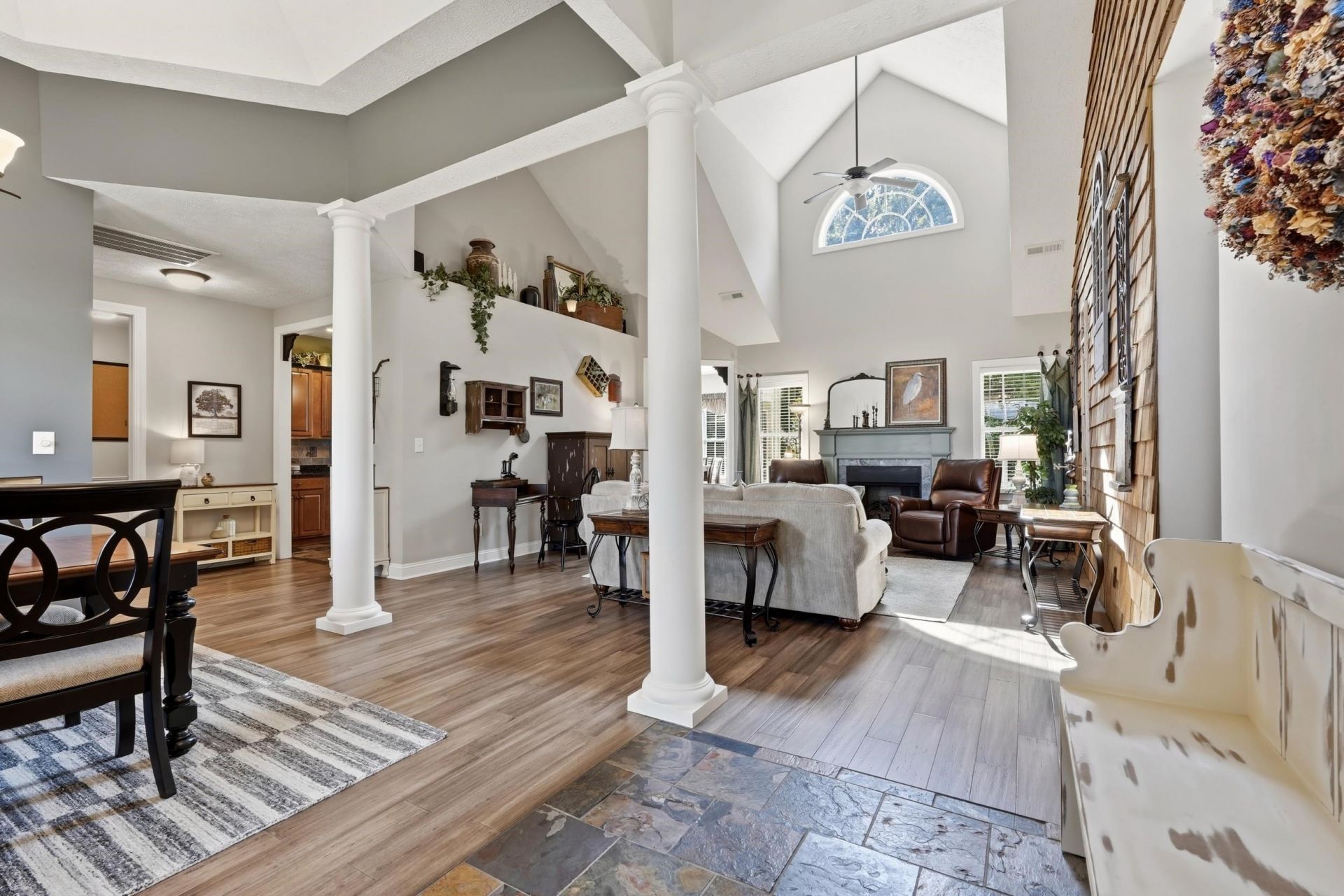 270 Dartmoor Ct. Photo 7