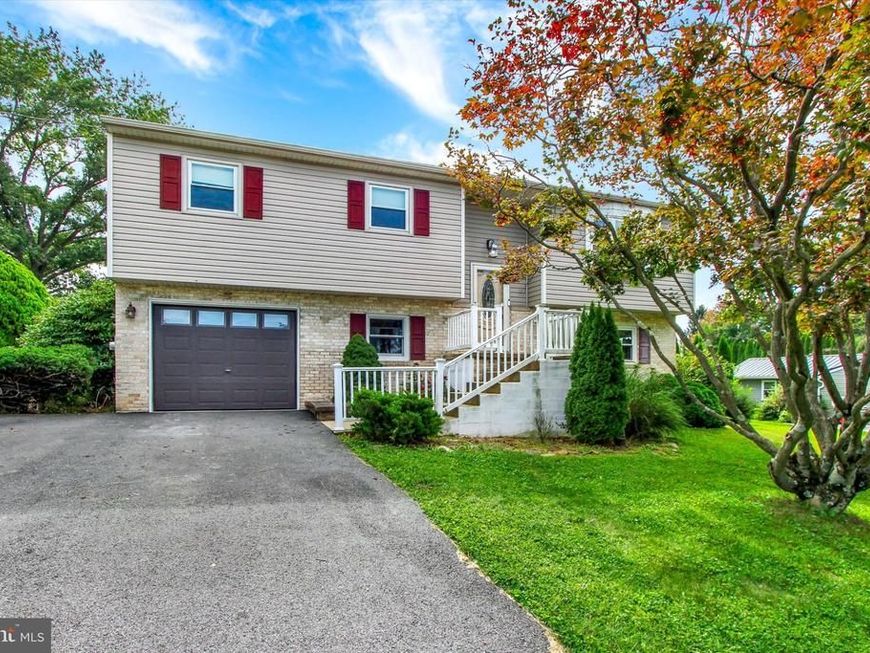 1127 Canadochly Rd, York, PA 17406 Main Photo