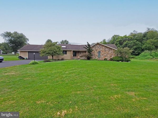 1570 MARILYN COURT, CHAMBERSBURG, PA 17202