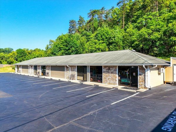4333 Old Cave Spring RD, Roanoke, VA 24018