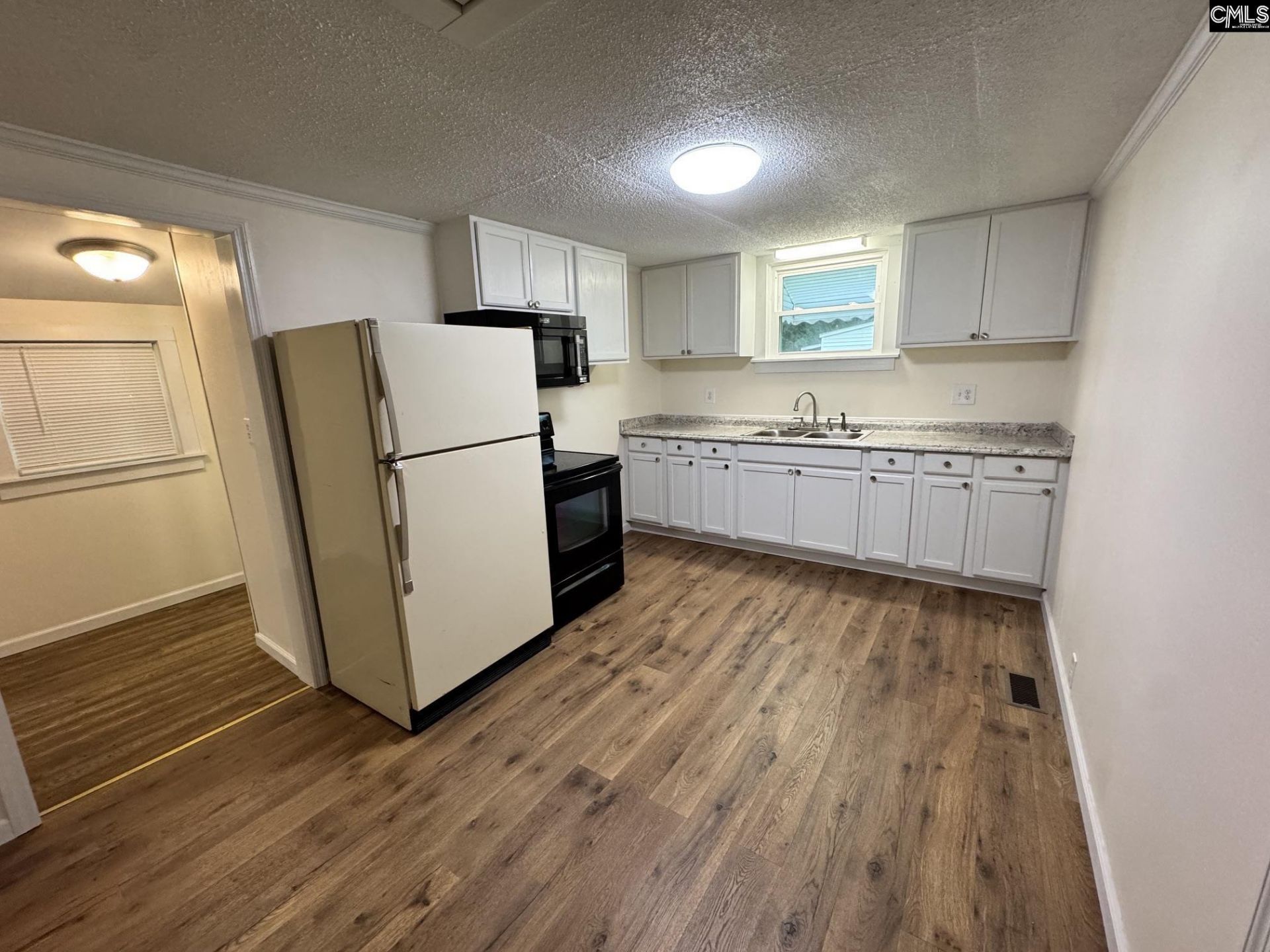 360 Rikard Street Photo 8