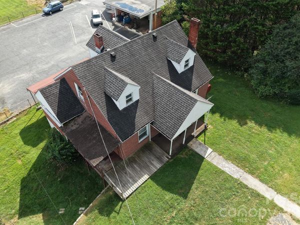 164 N Mitchell Avenue , Bakersville, NC 28705