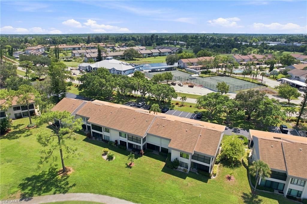 5585 Trailwinds Dr, Unit 324, Fort Myers, FL 33907 Photo