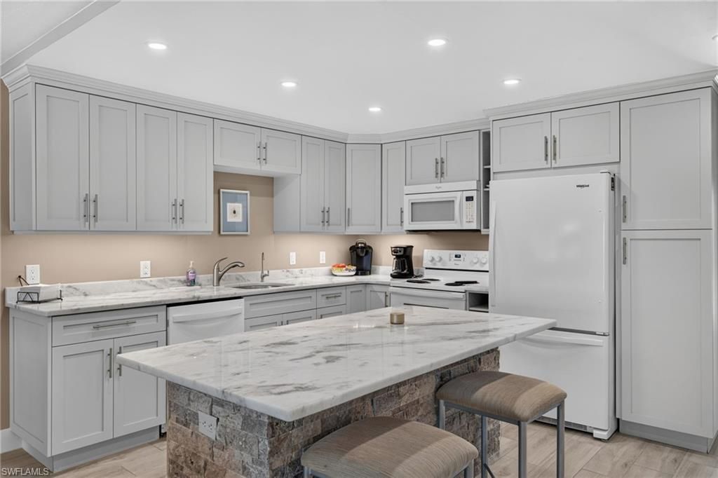 538 Estero Blvd, Unit 203, Fort Myers Beach, FL 33931 Photo