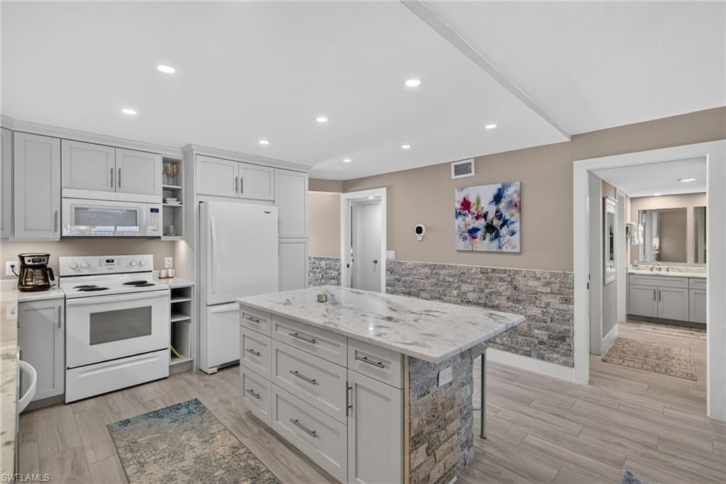 538 Estero Blvd, Unit 203, Fort Myers Beach, FL 33931 Photo