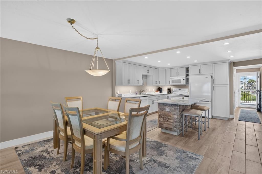538 Estero Blvd, Unit 203, Fort Myers Beach, FL 33931 Photo