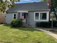8122 N Overhill Avenue, Niles, IL 60714 primary photo