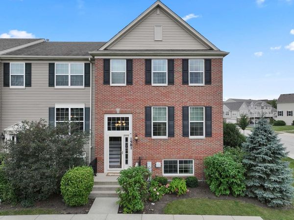 1581 Deer Pointe Drive , South Elgin, IL 60177
