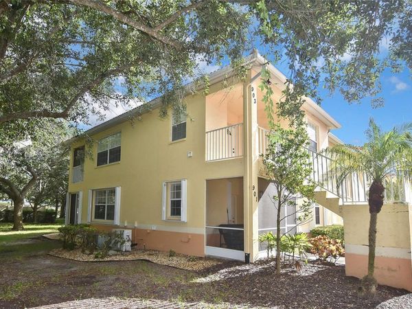 903 CASA DEL LAGO WAY, Unit 903, VENICE, FL 34292