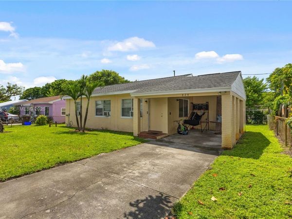 824 44th St , West Palm Beach, FL 33407