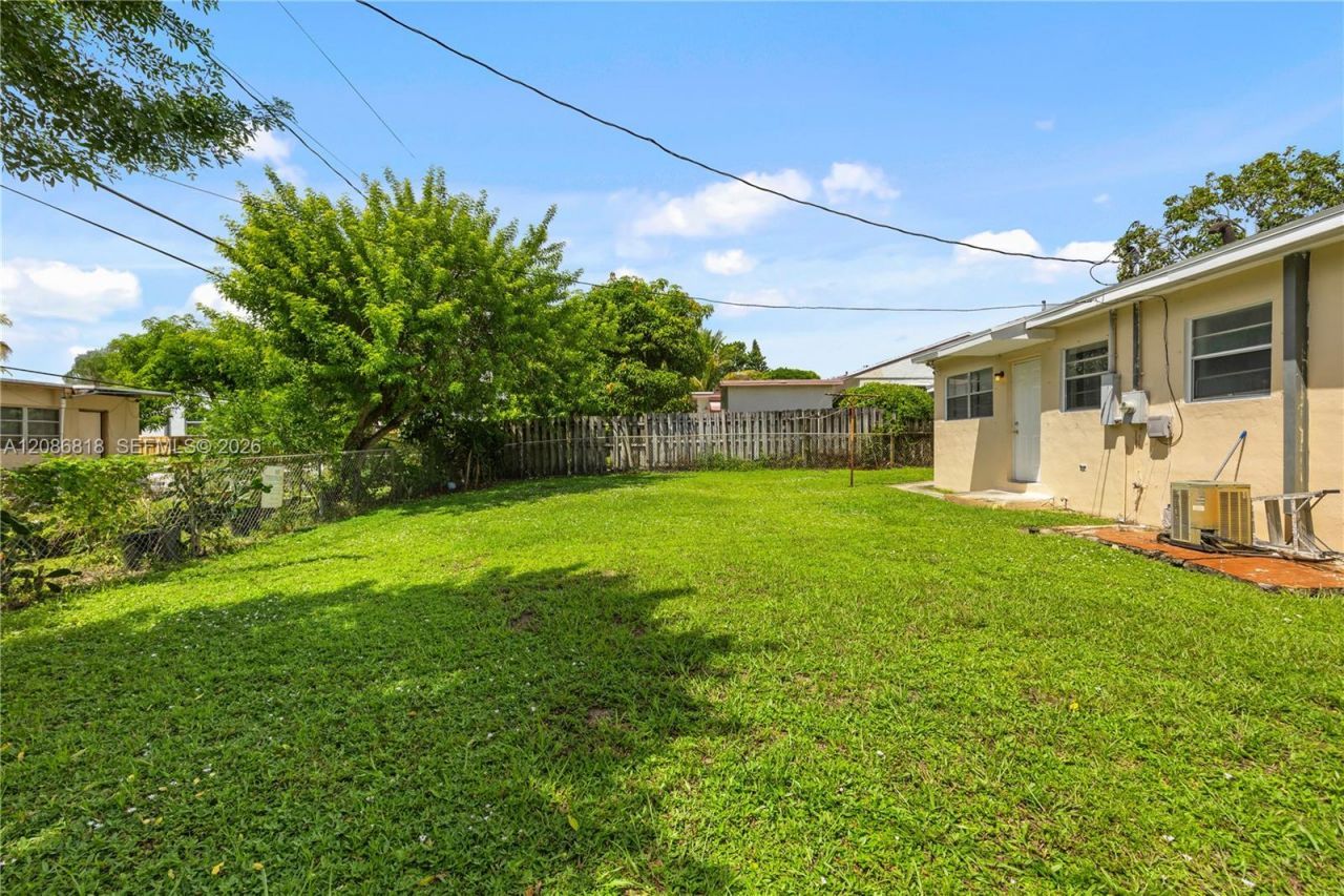824 44th St, West Palm Beach, FL 33407 Photo
