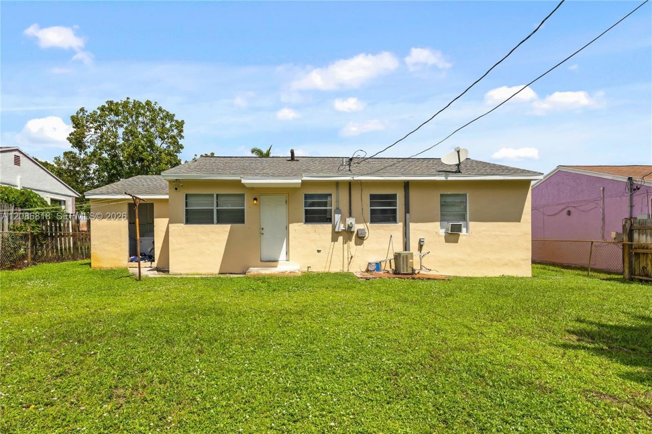 824 44th St, West Palm Beach, FL 33407 Photo