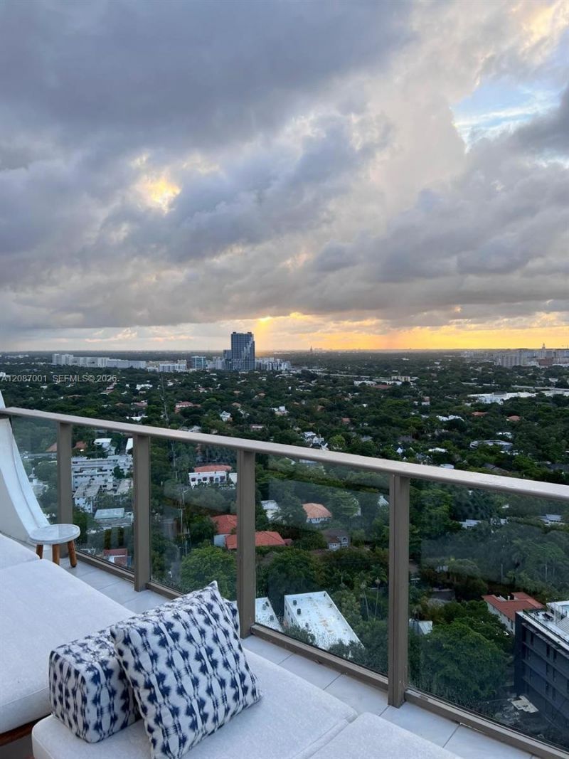 2678 Tigertail Ave, Unit 502, Miami, FL 33133 Photo