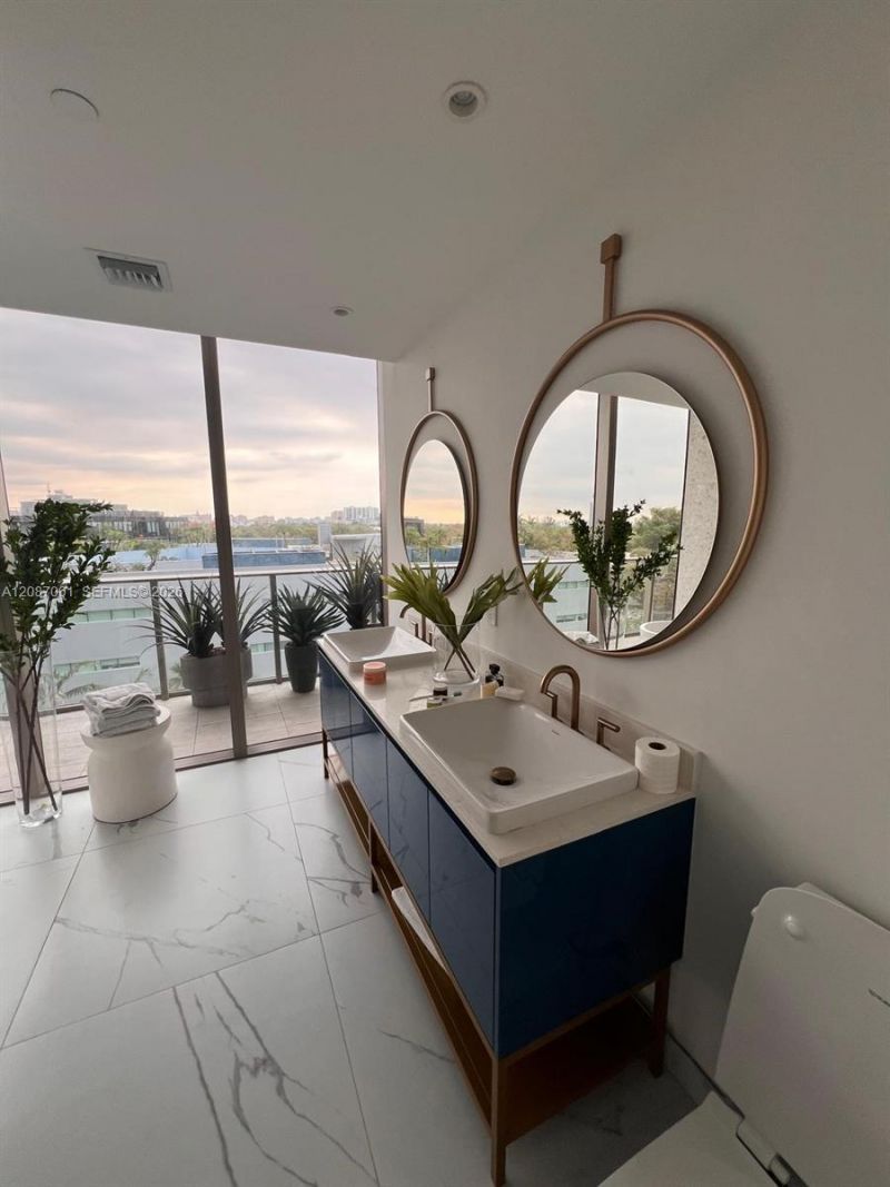 2678 Tigertail Ave, Unit 502, Miami, FL 33133 Photo