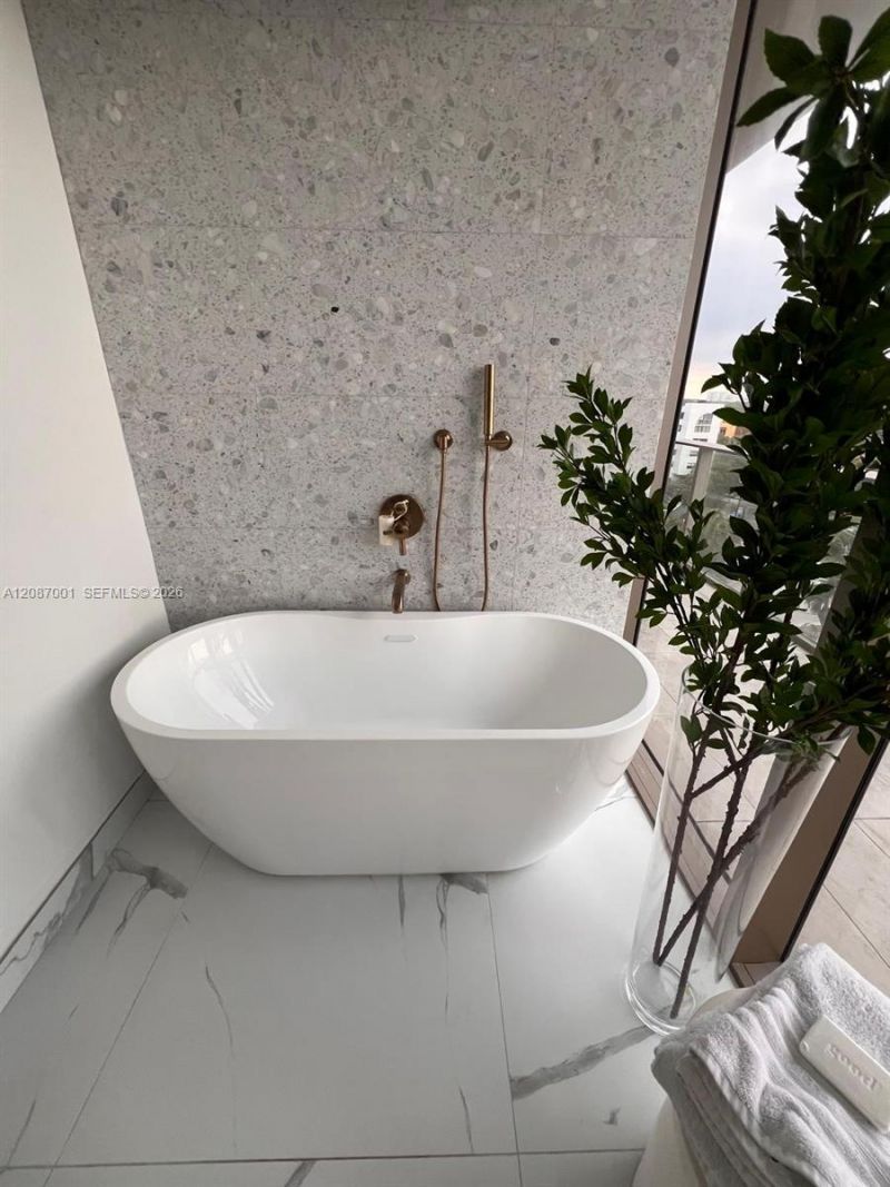 2678 Tigertail Ave, Unit 502, Miami, FL 33133 Photo