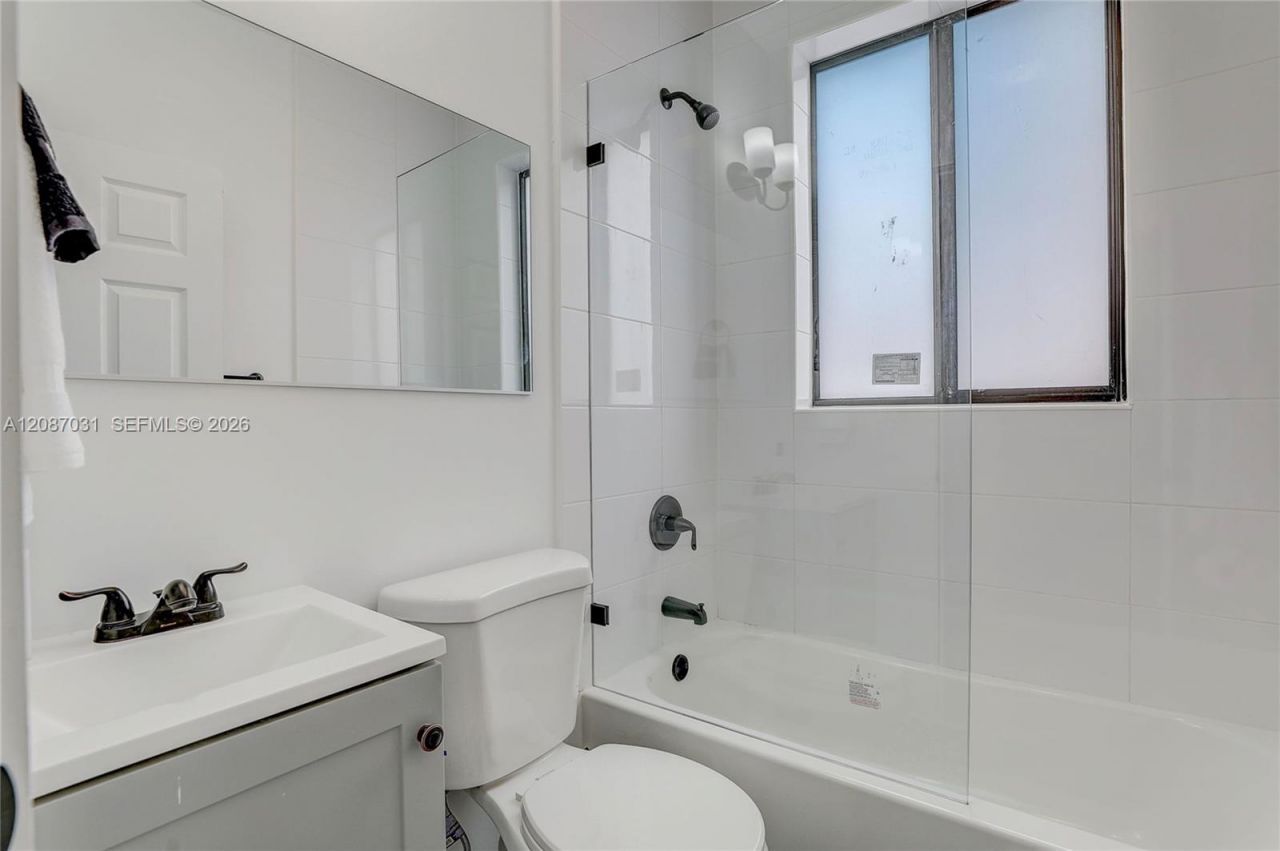 1553 SW 7th St, Unit 12, Miami, FL 33135 Photo