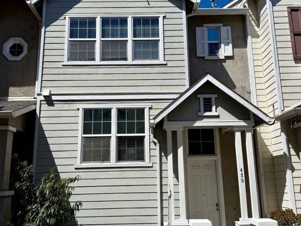 420 Summer Ln, Richmond, CA 94806