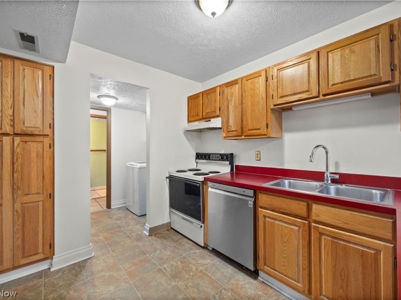 30017 Center Ridge Road, Unit F, Westlake, OH 44145 Photo 16