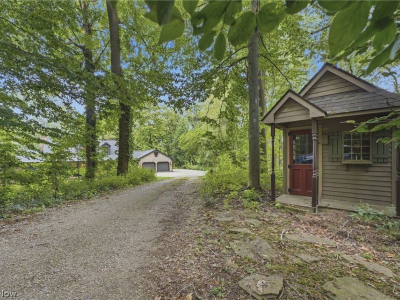 8645 Kent Avenue NE, Canton, OH 44721 Photo 4