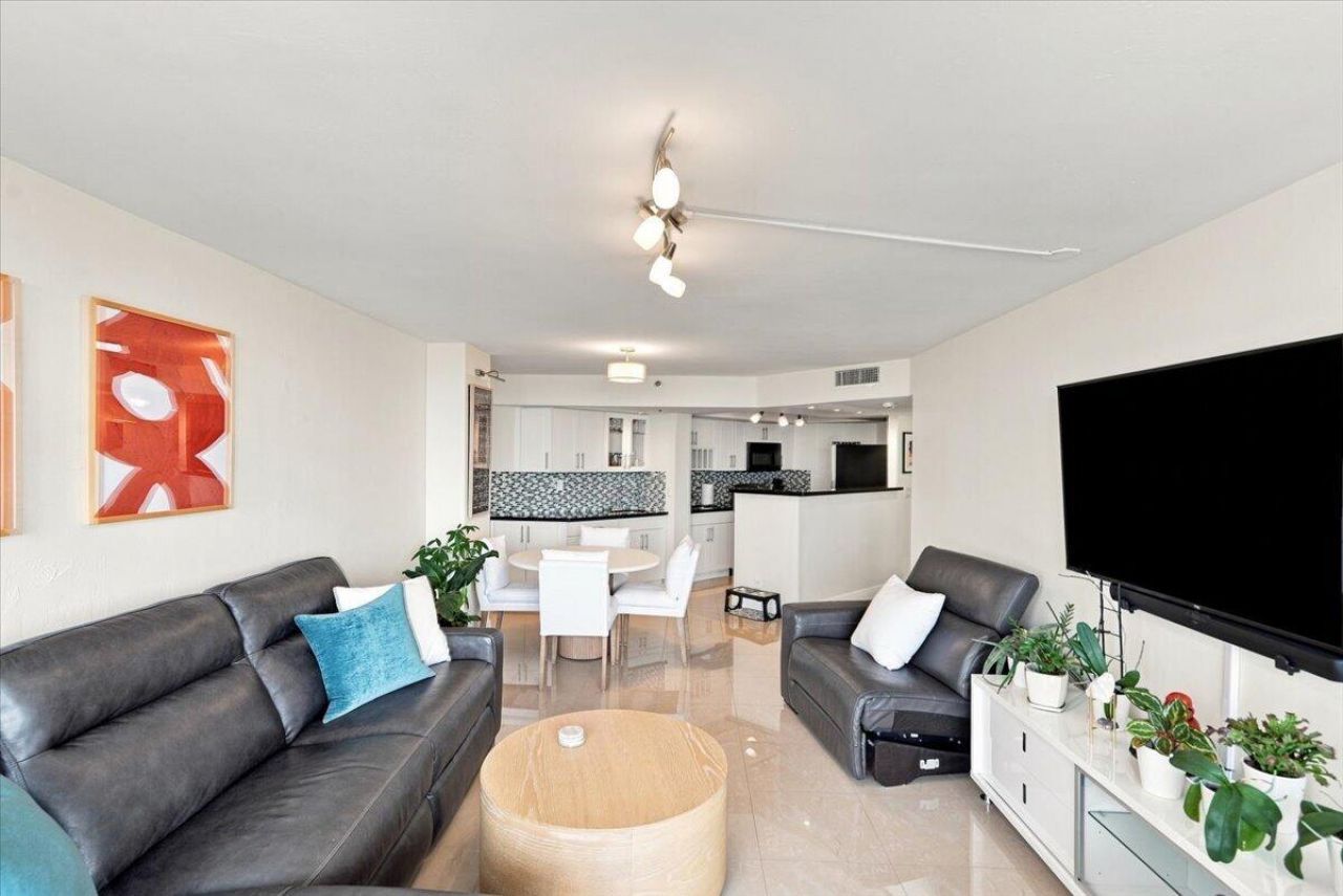 300 Three Islands Boulevard, Unit 312-1, Hallandale Beach, FL 33009 Photo