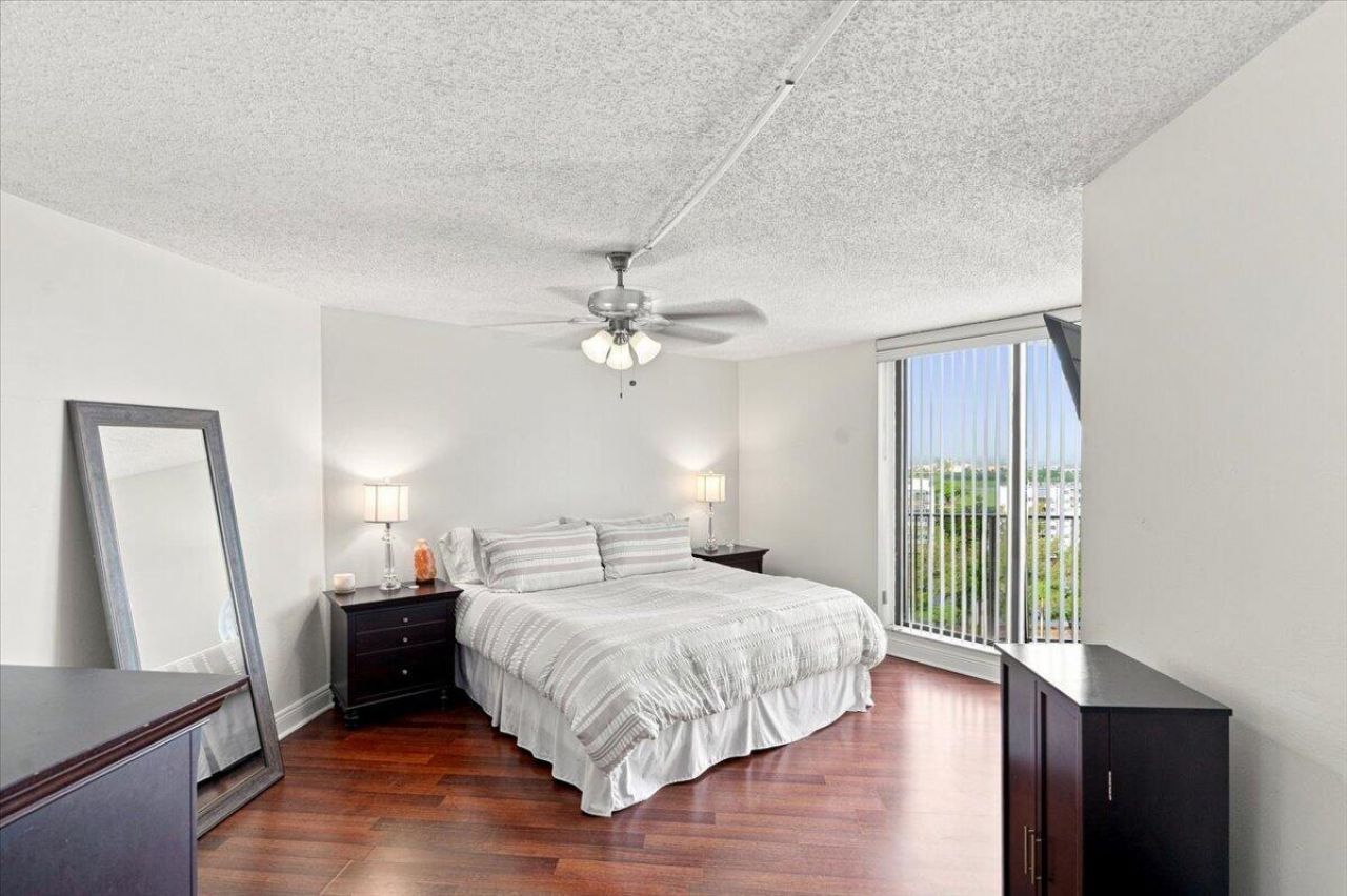 300 Three Islands Boulevard, Unit 312-1, Hallandale Beach, FL 33009 Photo